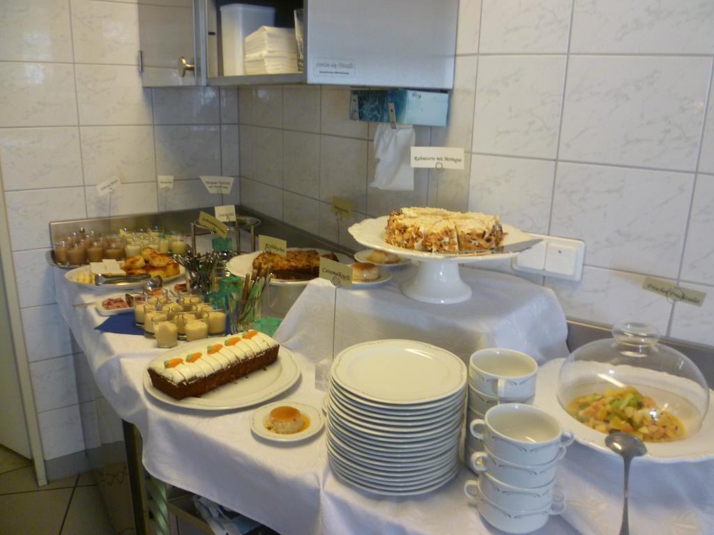 Hotel Speiserestaurant Bahnhof 戈汀根 外观 照片